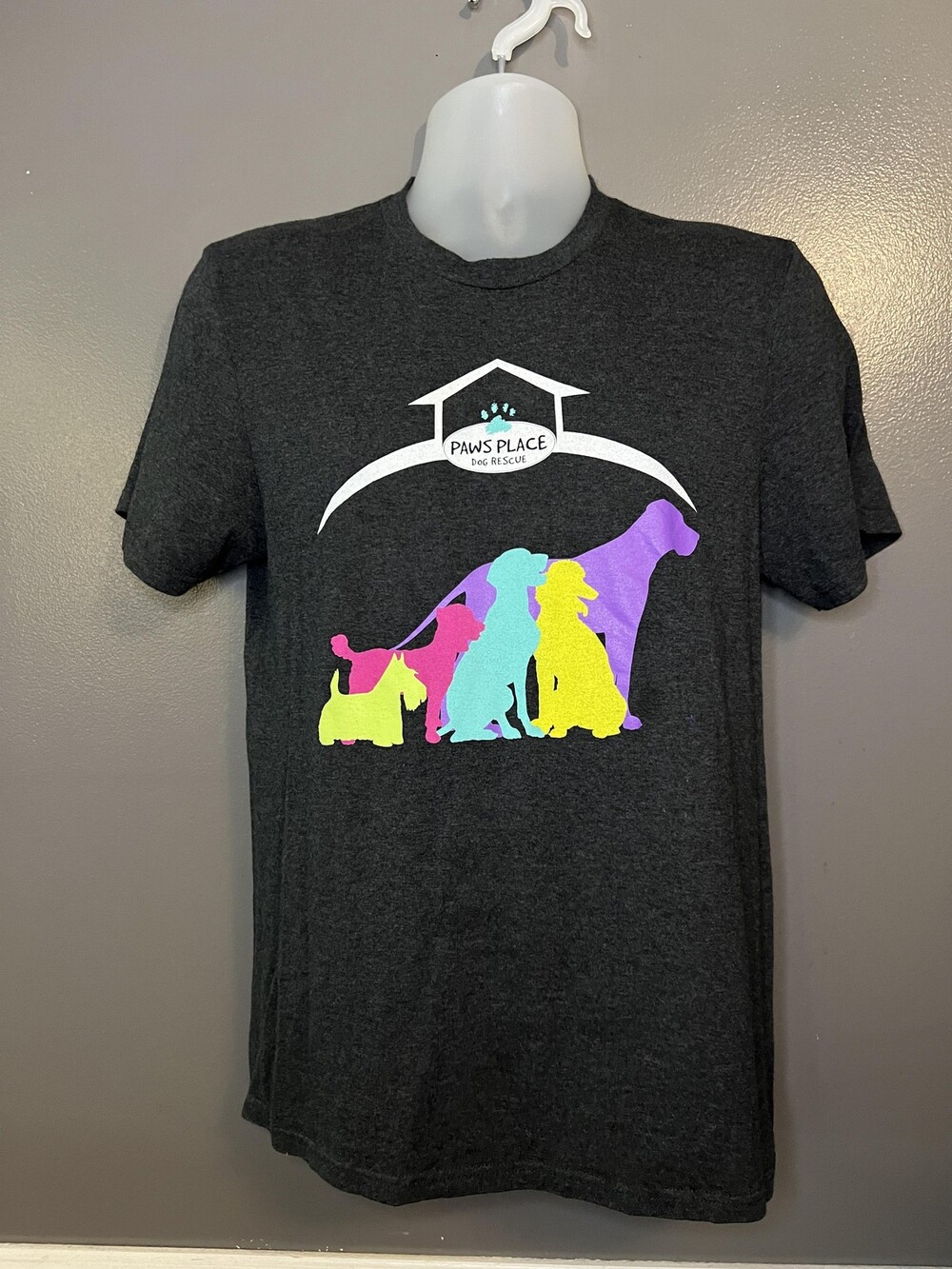 Paws Place Dog Rescue Shirt Mens Medium Gray Graphic Colorful Tee Animal Shelter